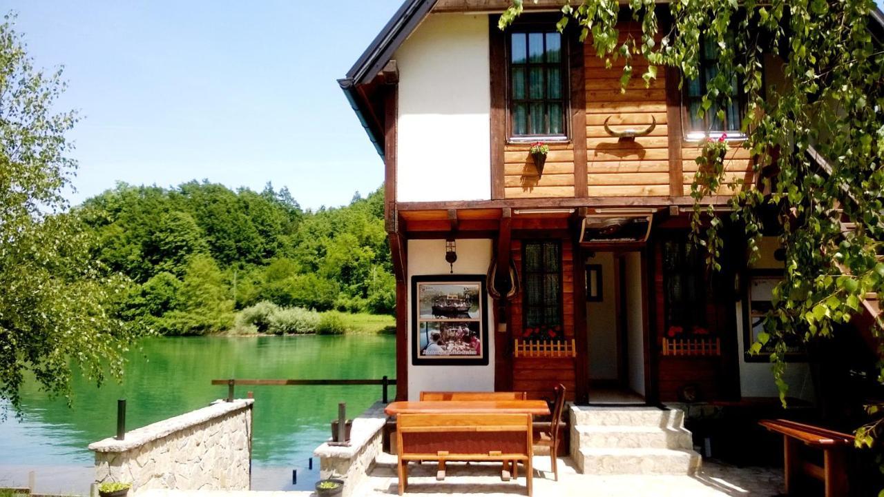 Rooms And Apartments Neron Bihac Lohovo Exteriér fotografie