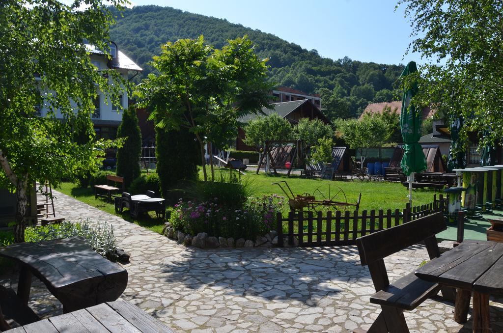 Rooms And Apartments Neron Bihac Lohovo Exteriér fotografie